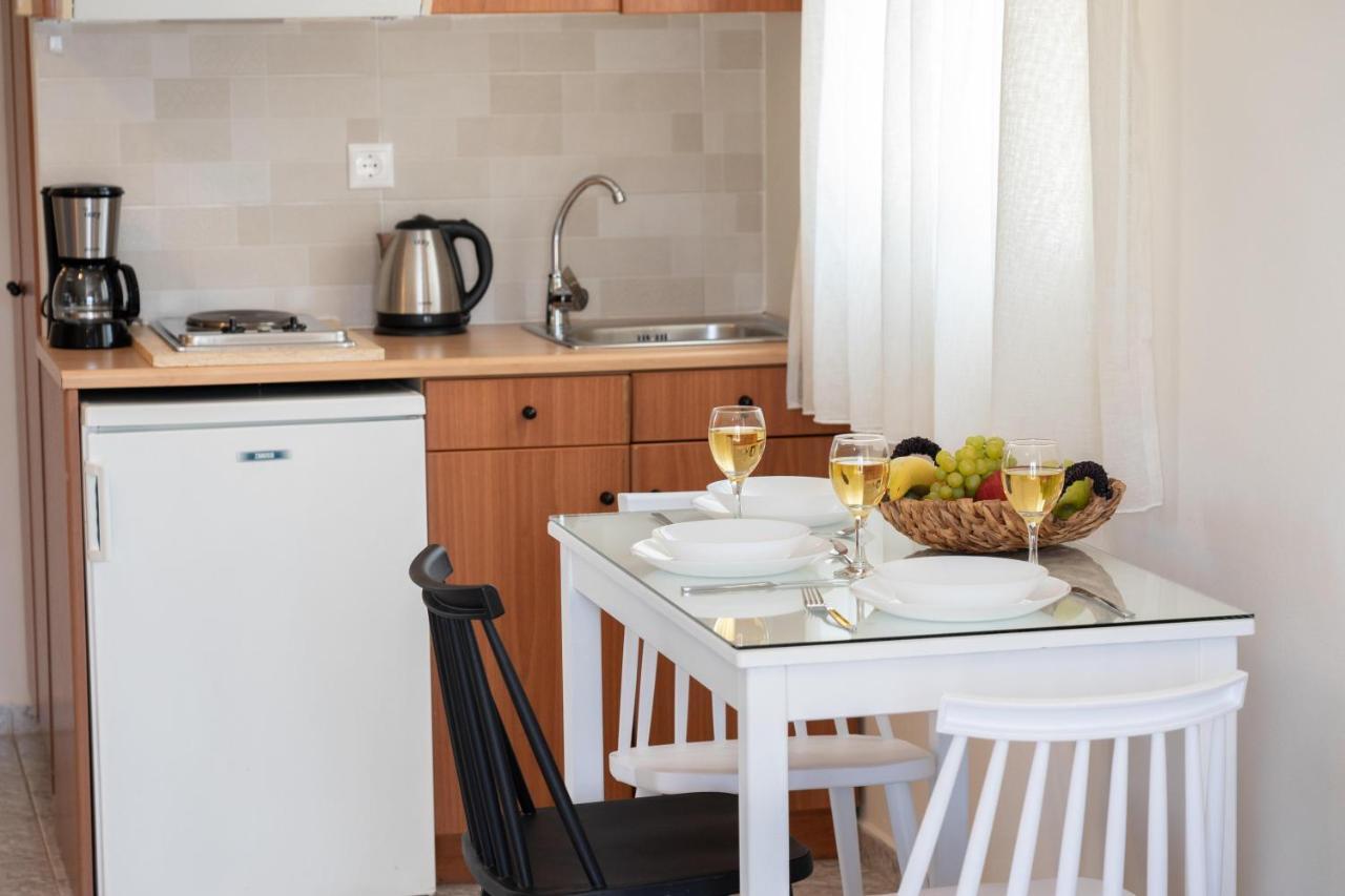 Pavlatos Apartments & Studios Сами Екстериор снимка